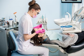 Dental hygienist